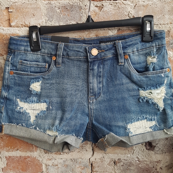 NEW! BLANK NYC roll up distressed jean short - Picture 5 of 9